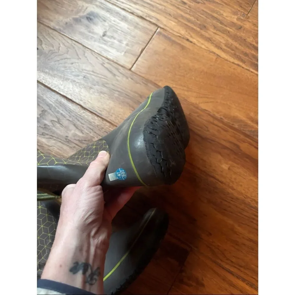Bogs Gray Rain Boots with Lime Trim
